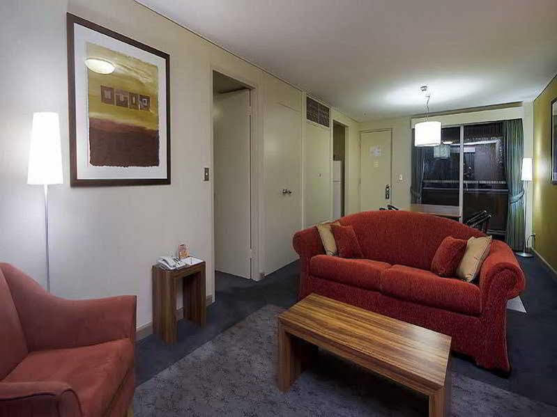 Emu Walk Apartments Айерс Рок Екстериор снимка